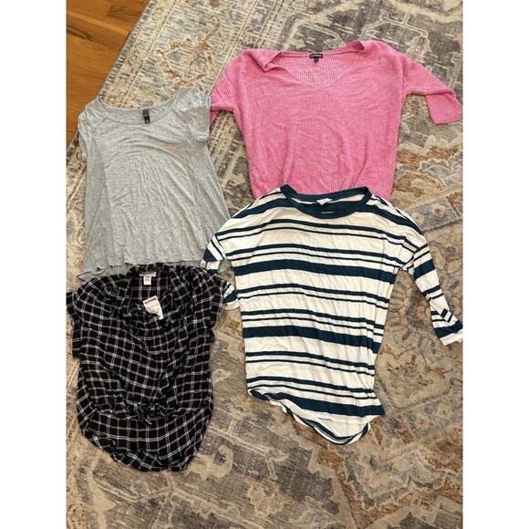 Lot Of 19 Pieces Of Women’s Clothing (sweaters, Shorts +more) Sized XS - Picture 1 of 7